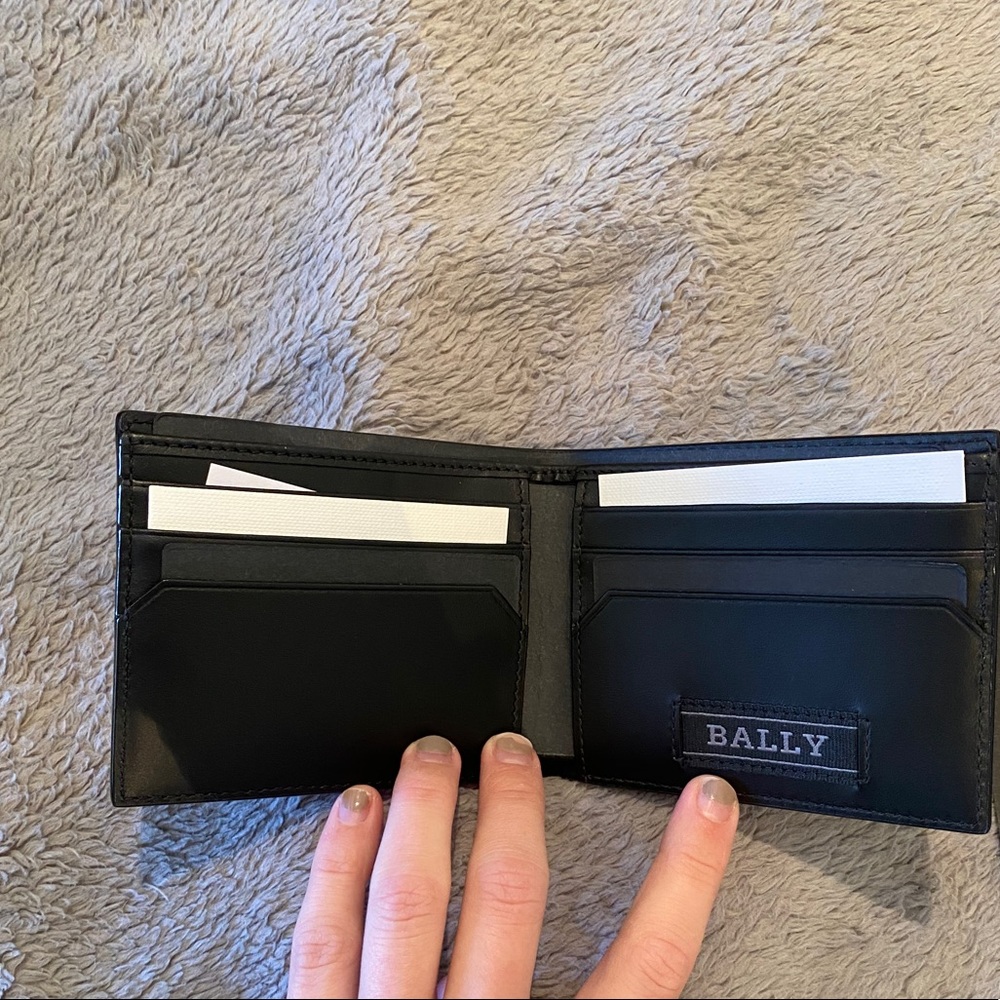 Men’s Wallet - Picture 3 of 8